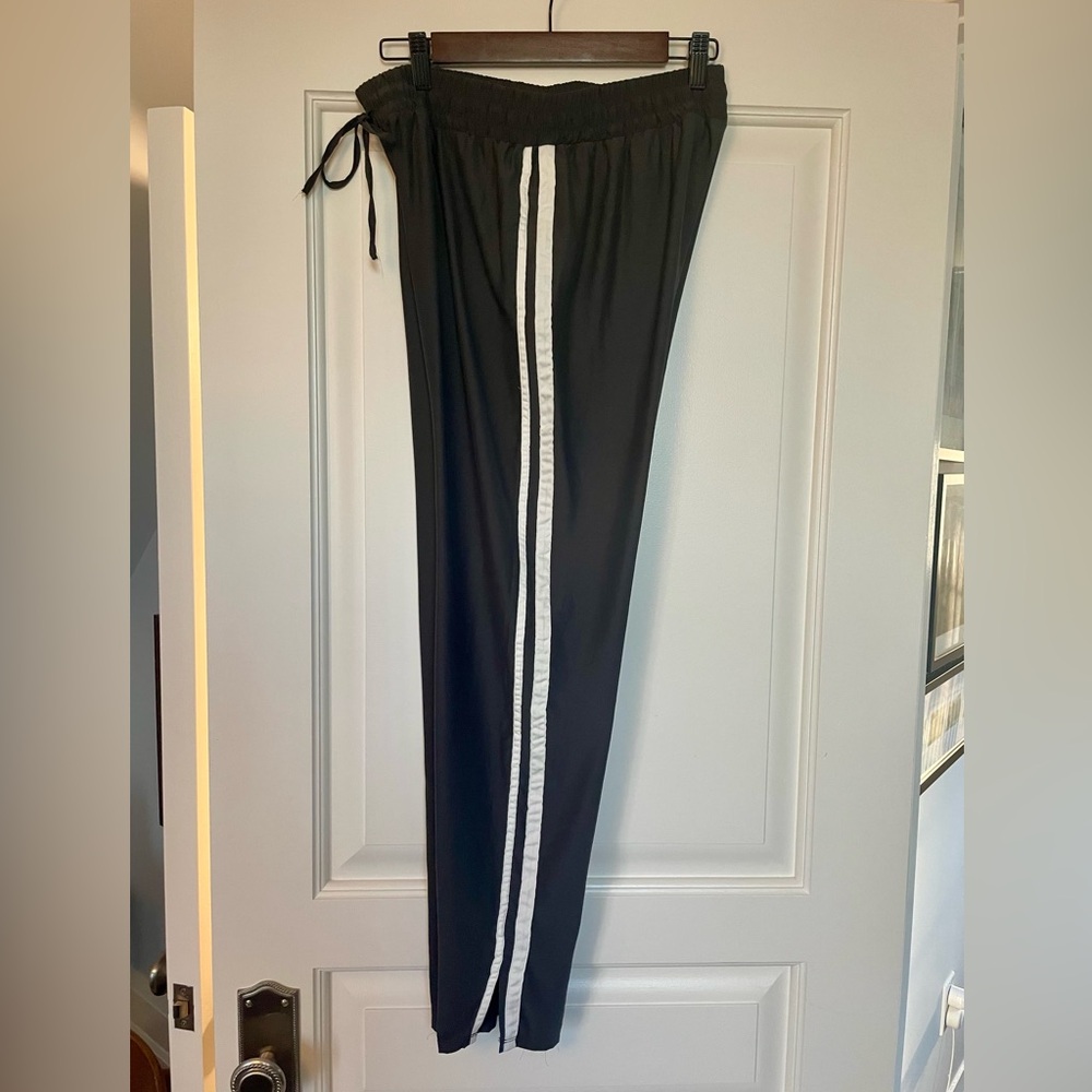 AE Brown women Jogger Pants, Weightless, size Small